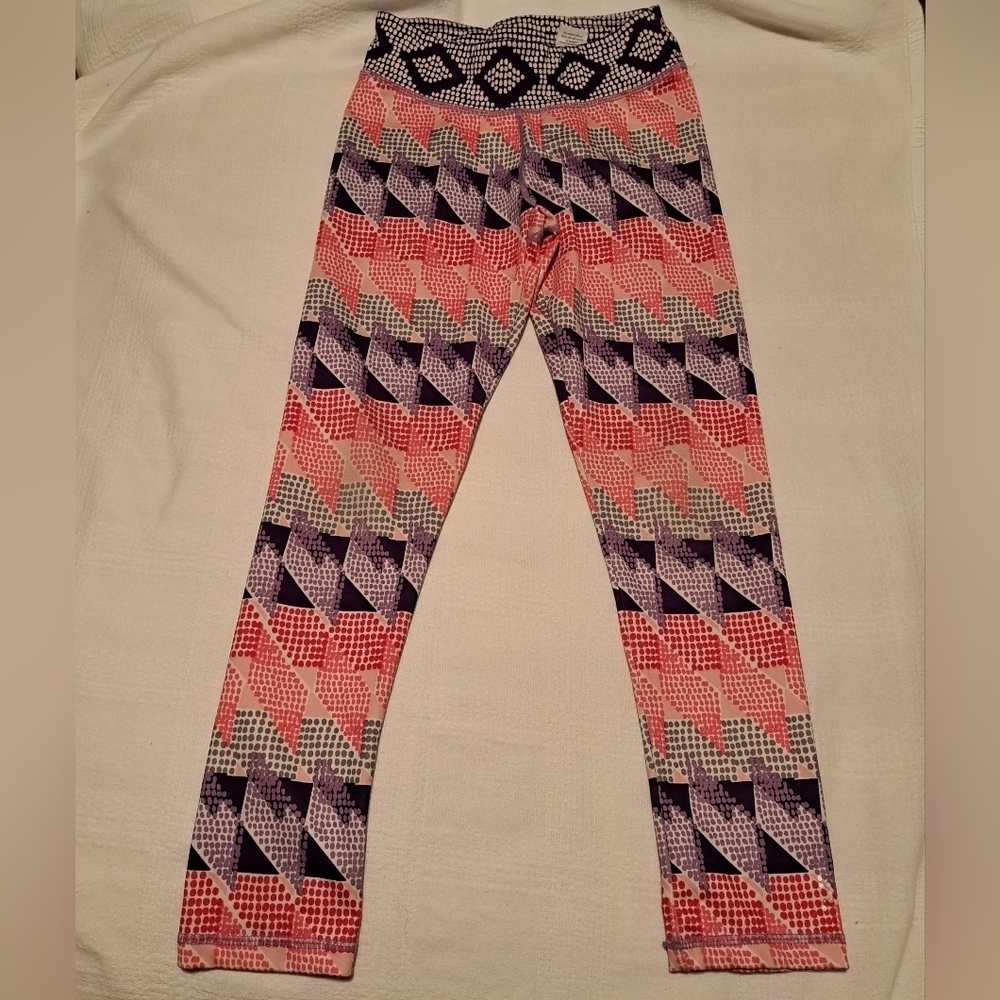 Gymboree Gymgo girls size 7/8 leggings, triangle design multicolored